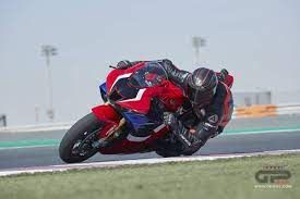 CBR1000RR-R Fireblade thumbnail 3