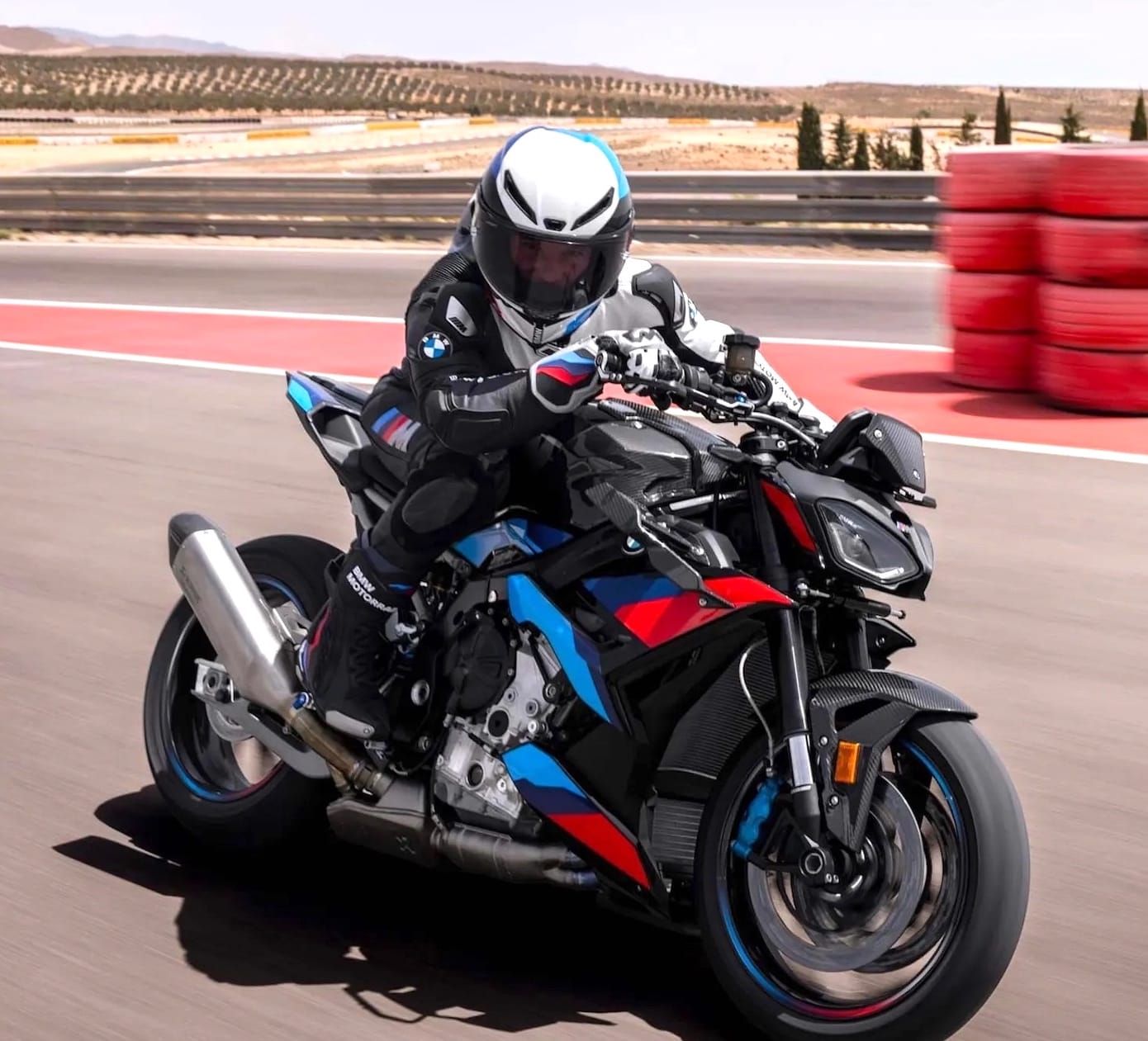 BMW S1000RR: Redefining Superbikes with German Engineering