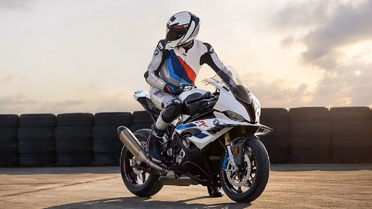 BMW M1000RR: Motorsport DNA on Two Wheels